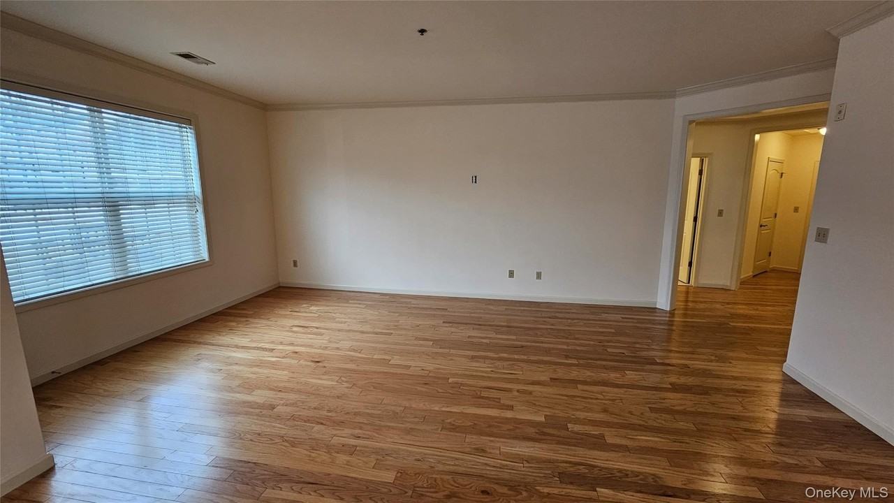 304 Canter Ct - Photo 5 of 24