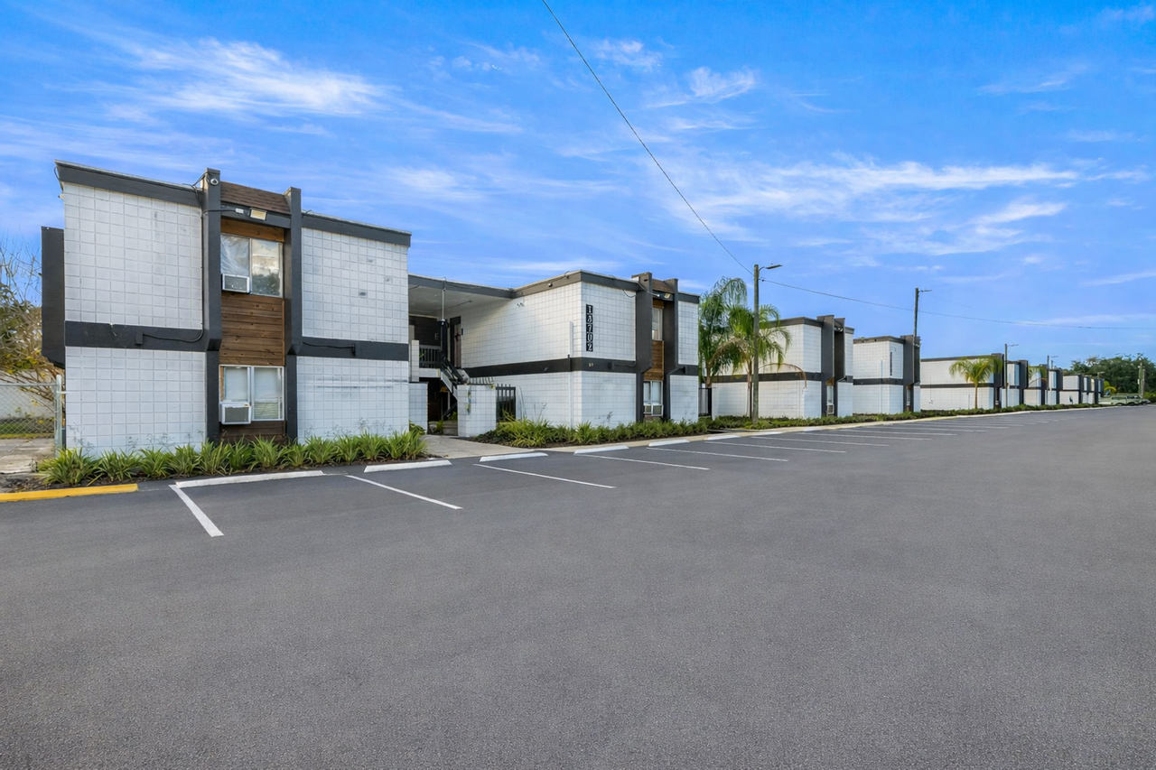 Regency Pond - Uptown Gardens - Photo 3 of 7