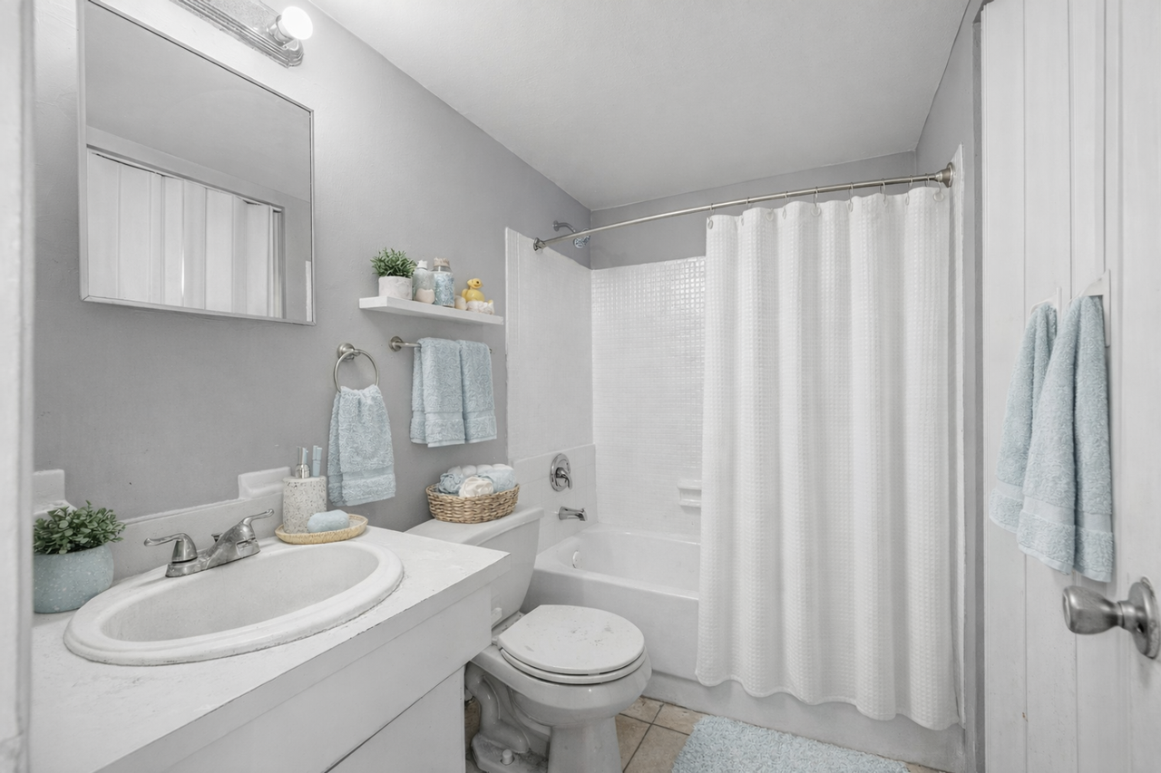 Regency Pond - Uptown Gardens - Photo 6 of 7