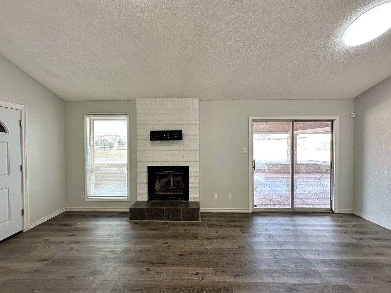 2402 Purser Dr - Photo 7 of 23