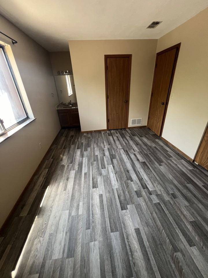 2500 26th Avenue Ct #6 - Photo 3 of 18