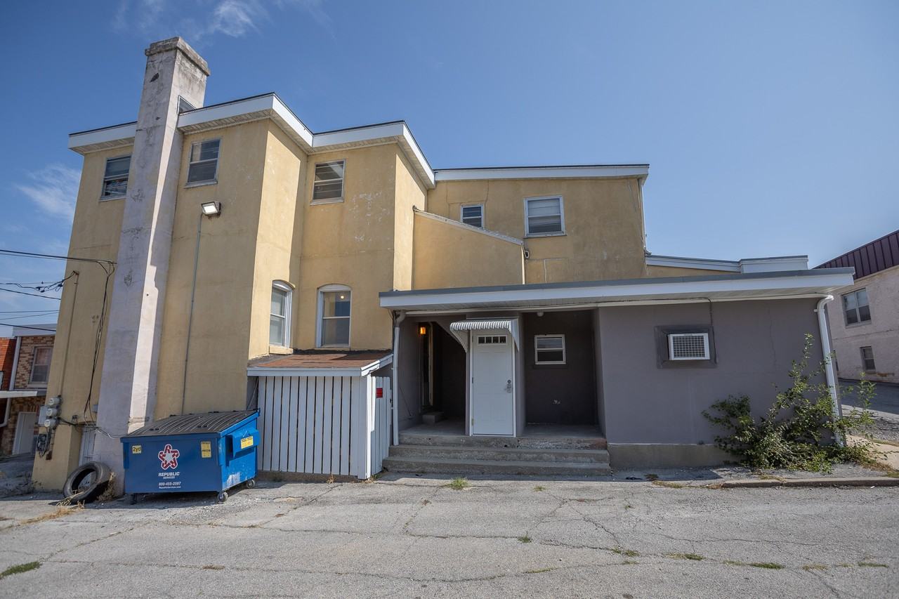 210 E Dunklin St Apt A1 #A1 - Photo 2 of 10