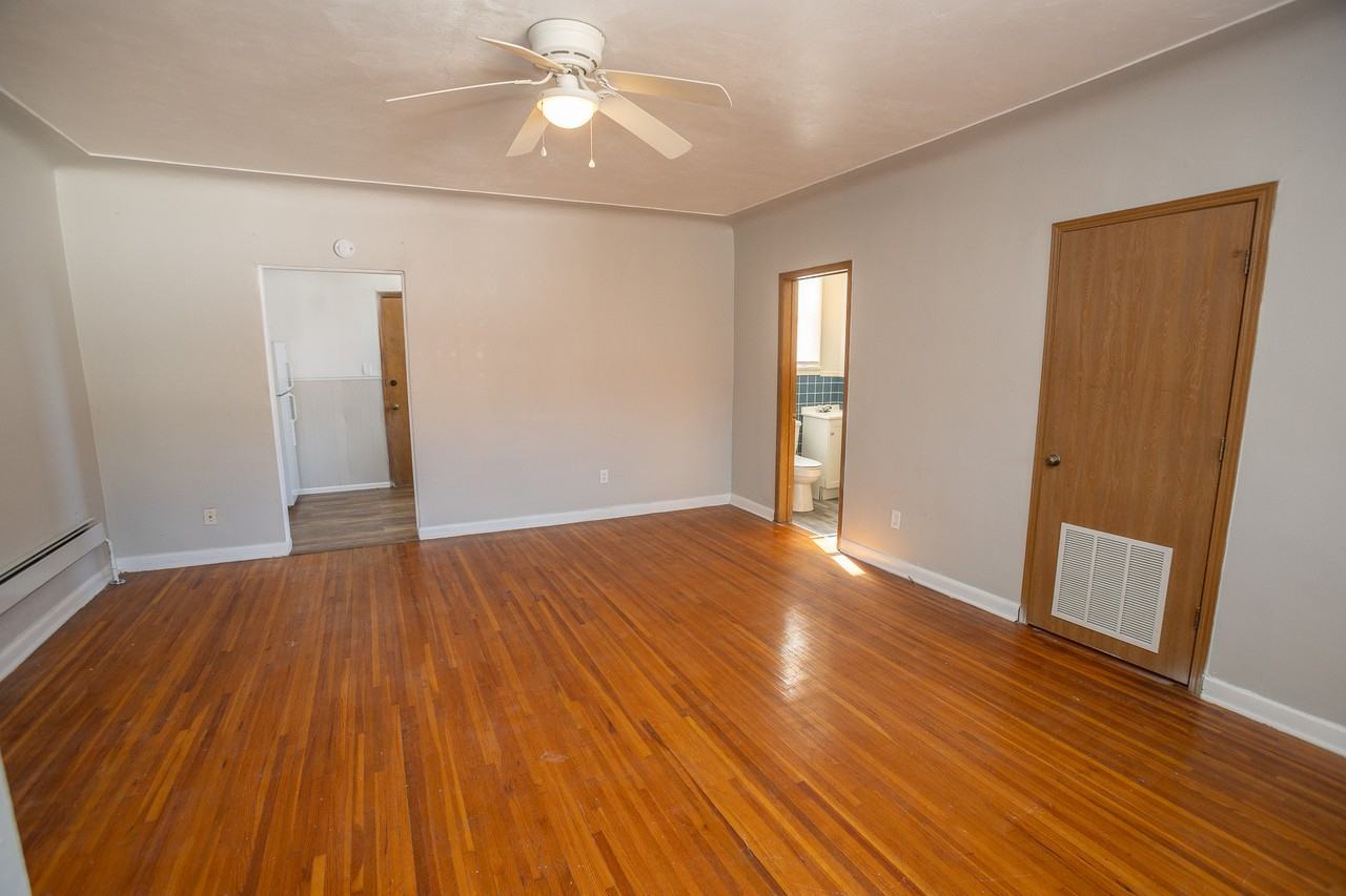 210 E Dunklin St Apt A1 #A1 - Photo 4 of 10