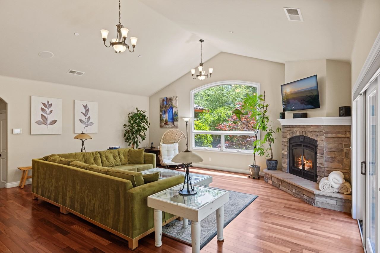 1400 Bonita Dr #1 - Photo 4 of 25