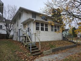 featured image of 1001 1/2 Randolph St #1