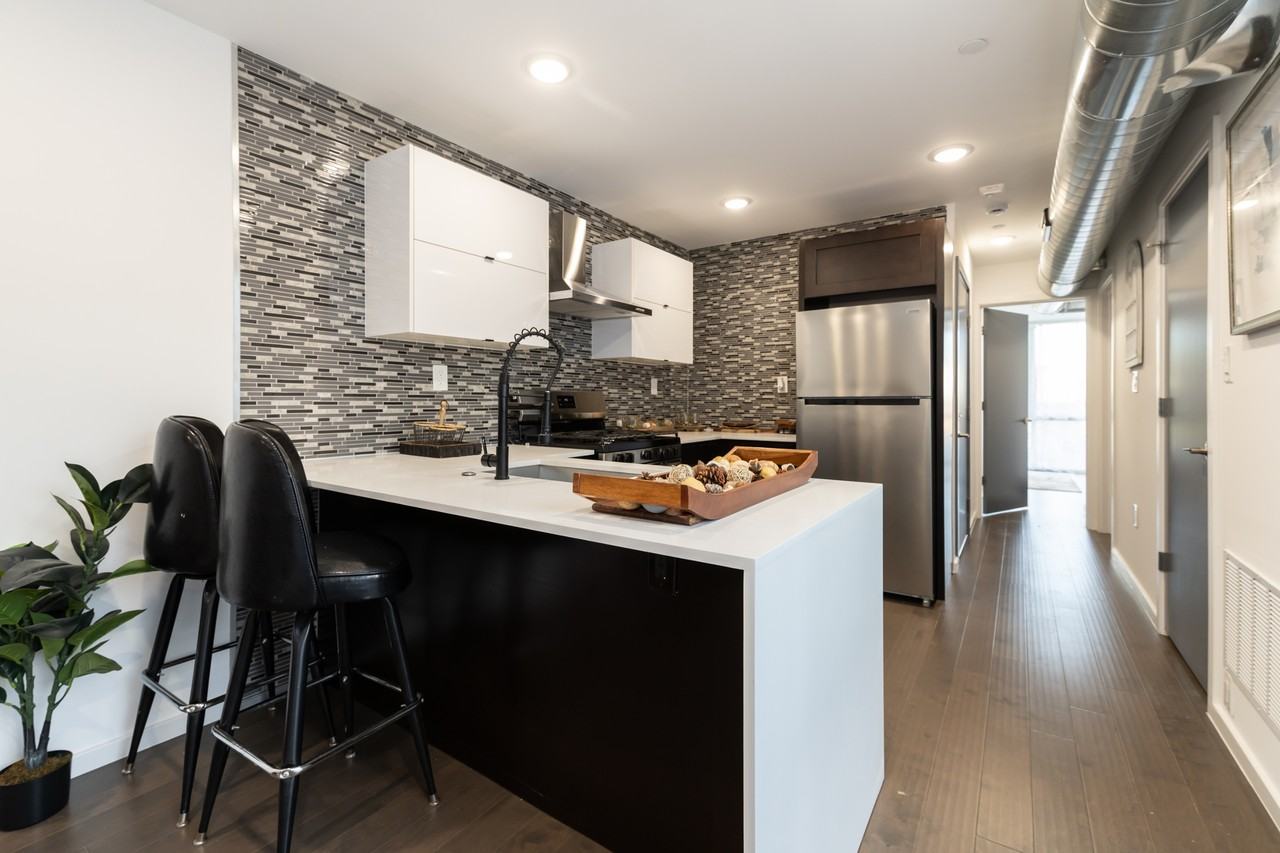 2111 N 7th St #2 - Photo 4 of 15