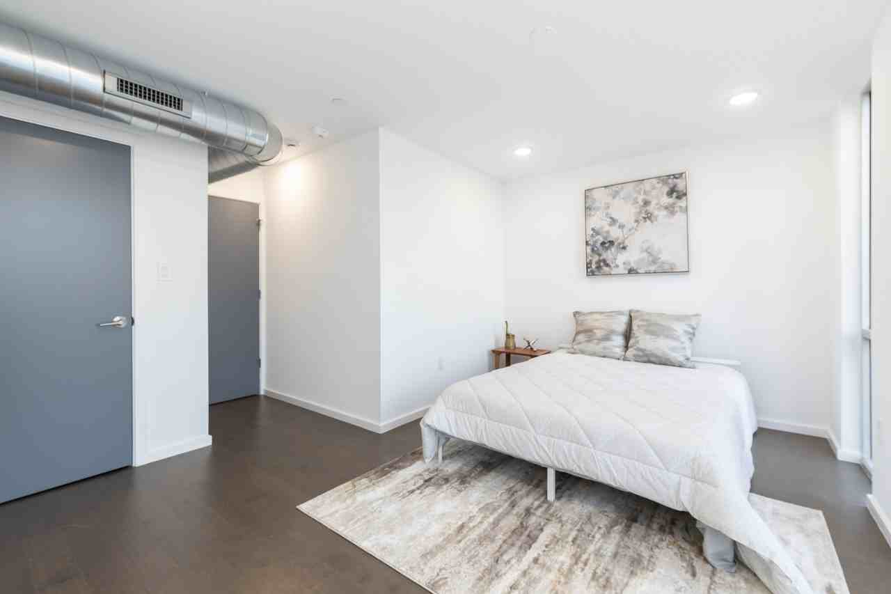 2111 N 7th St #2 - Photo 6 of 15