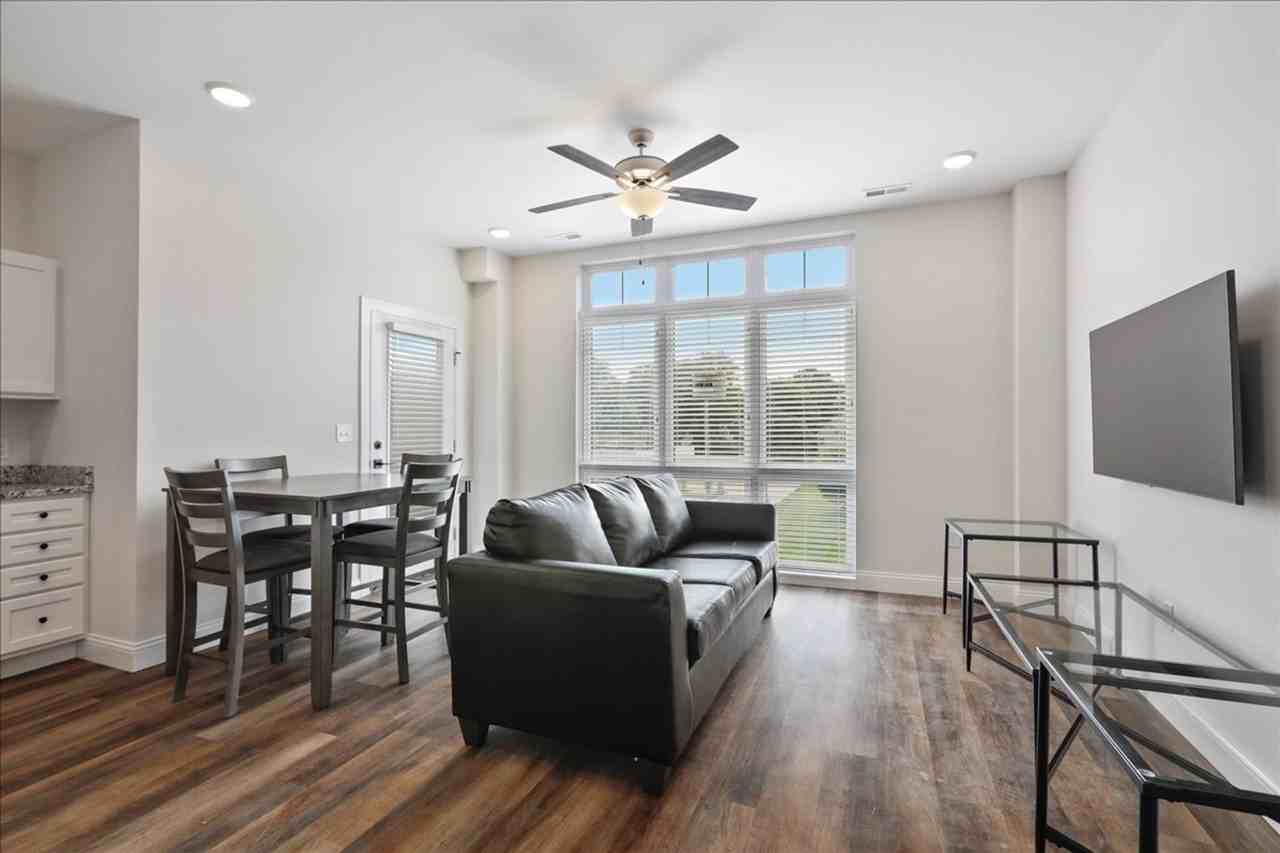 314 S State St - Photo 2 of 50