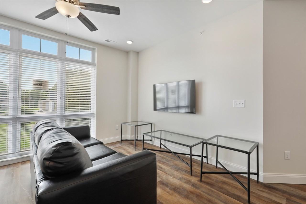 314 S State St - Photo 3 of 50