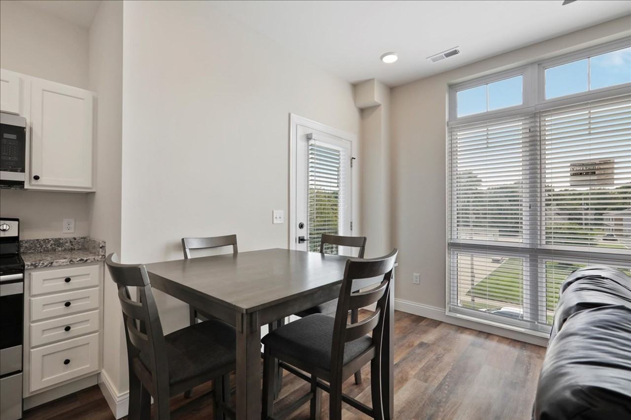 314 S State St - Photo 4 of 50