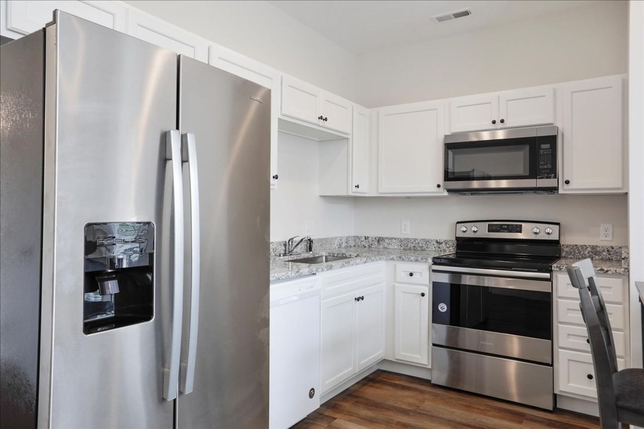 314 S State St - Photo 5 of 50