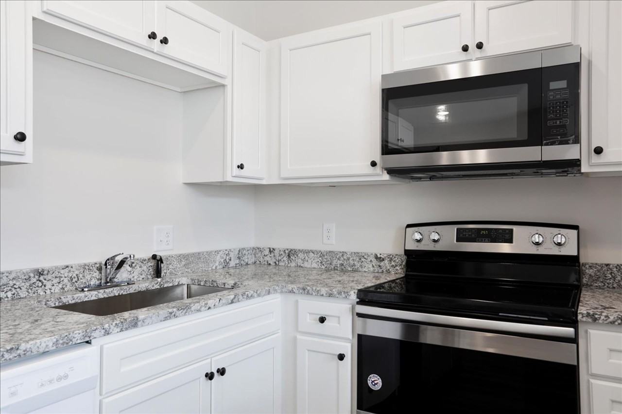 314 S State St - Photo 6 of 50