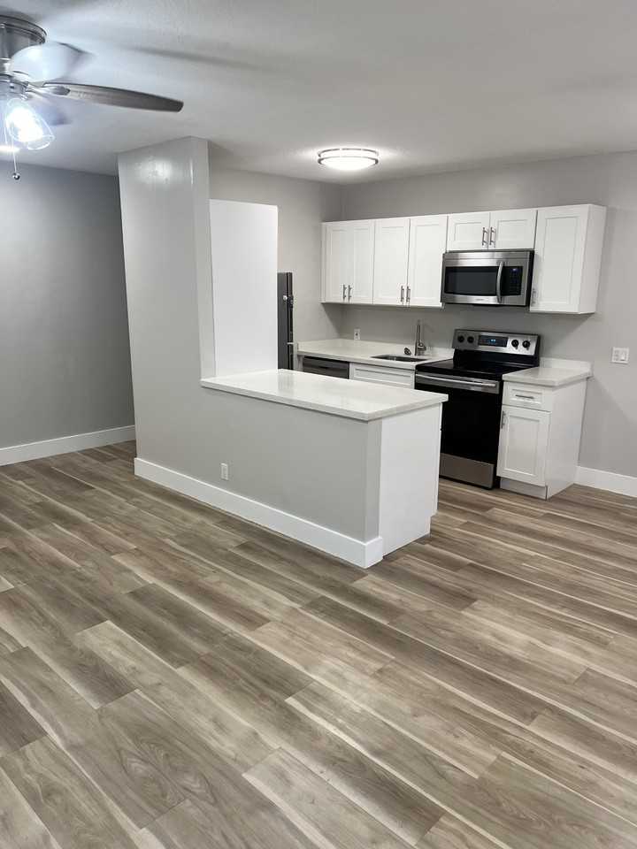 1492 HOLLY HEIGHTS DRUnit 22 #22 - Photo 2 of 11