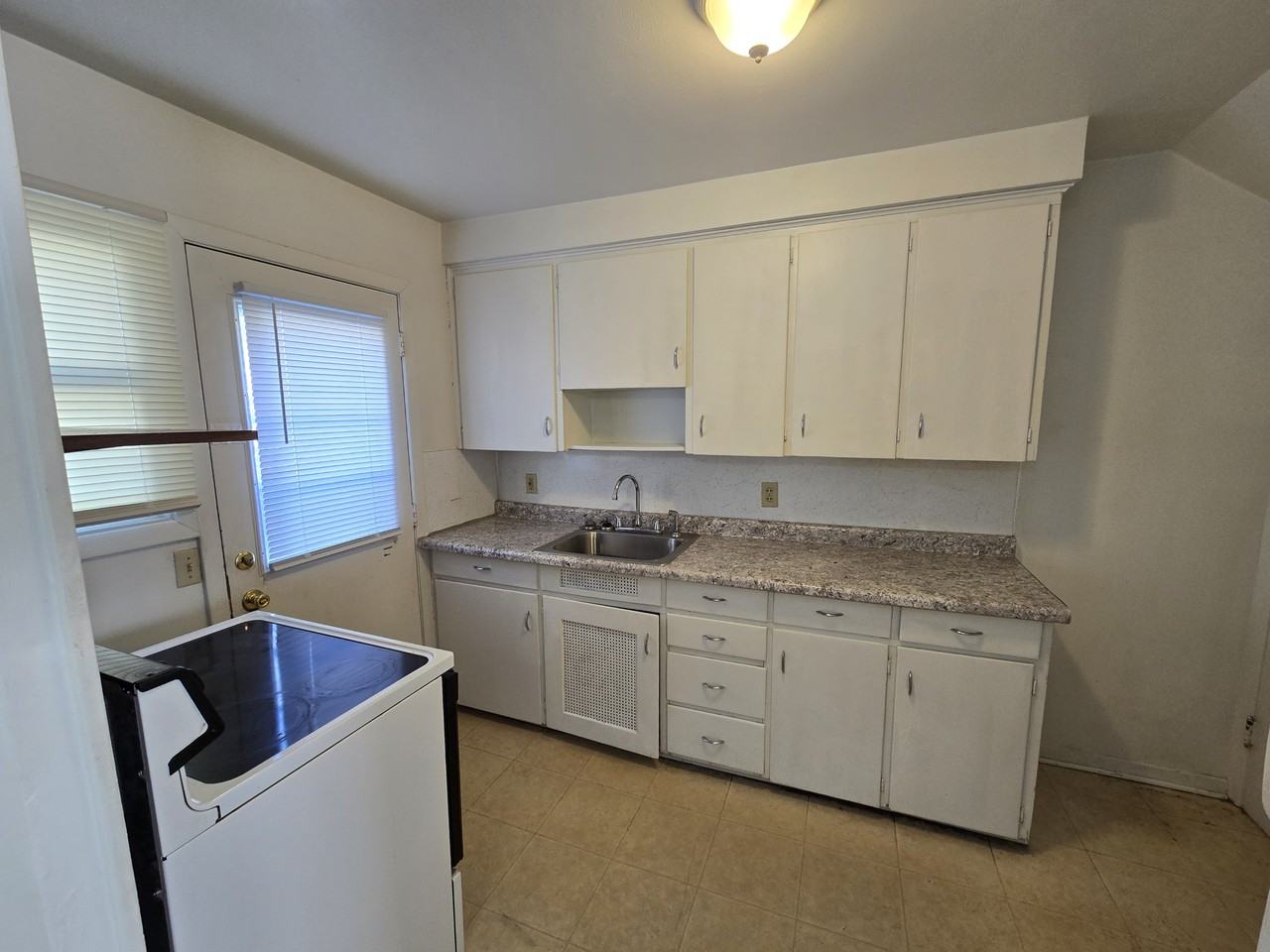 251 Madison St #1 - Photo 5 of 18