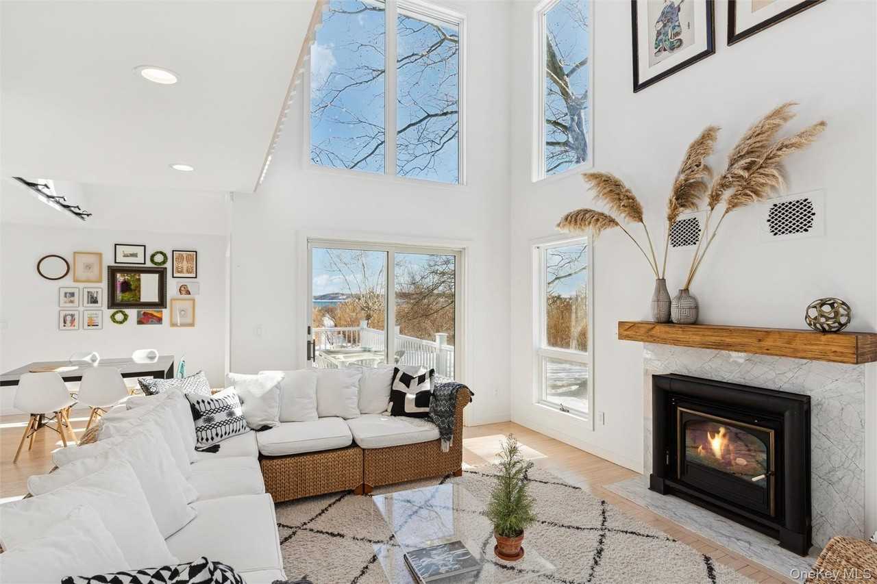 845 Budds Pond Rd - Photo 4 of 22