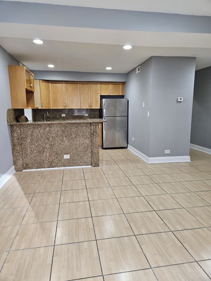 1848 N Richmond St #LL - Photo 2 of 24