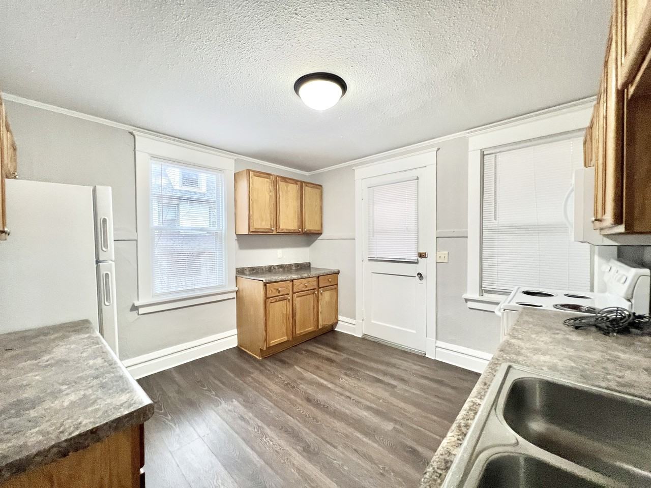 509 E Milwaukee St #3 - Photo 3 of 10