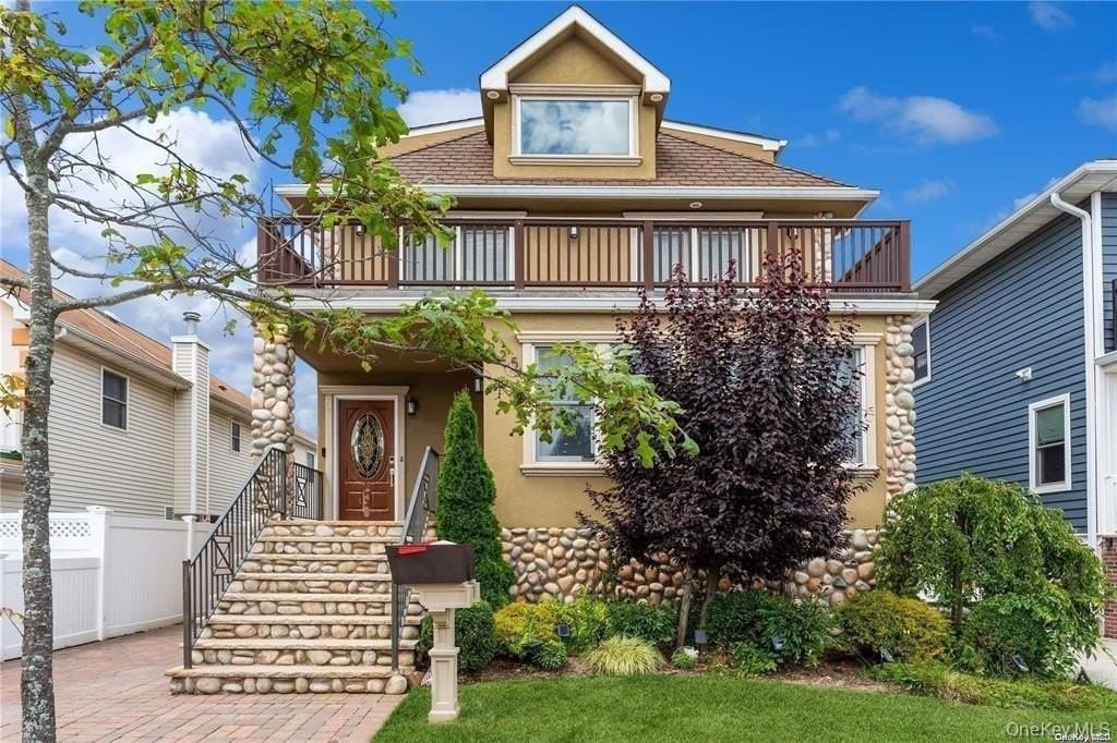 225 E Walnut St Unit 1 #1