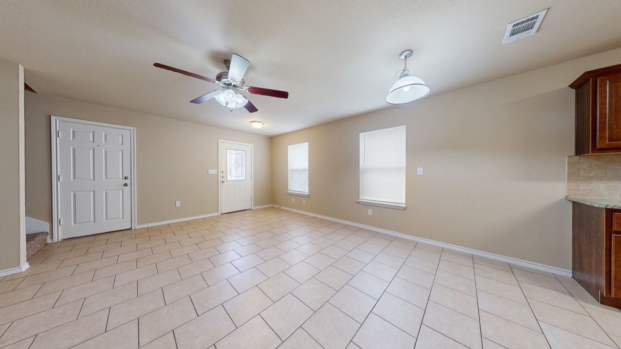 812 Parkplace Rdg #1 - Photo 7 of 17