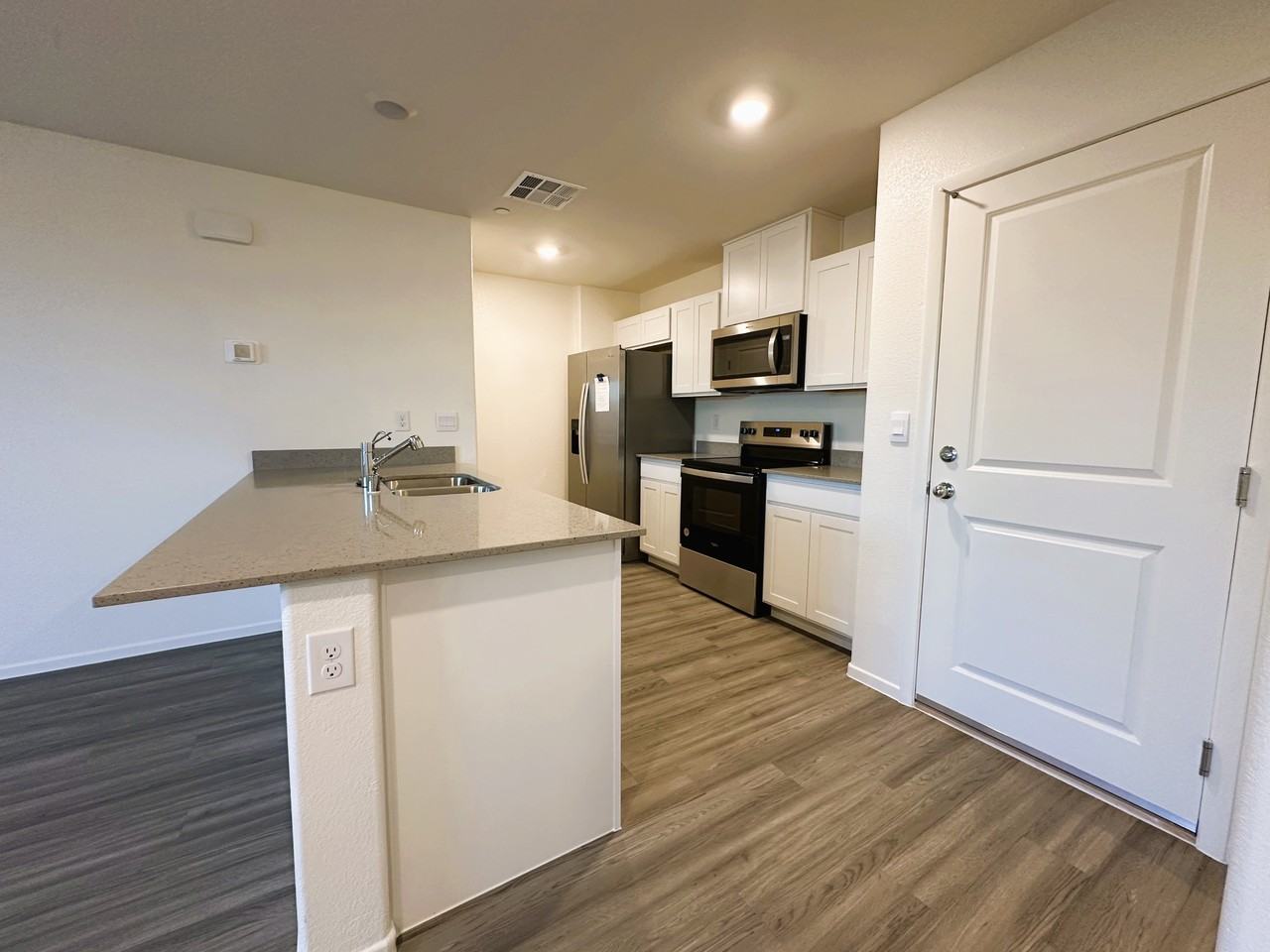 9310 Emerald Mesa St #1 - Photo 4 of 18