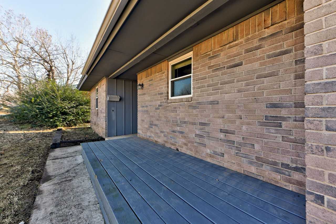 1512 Pinewood Dr #1 - Photo 2 of 24