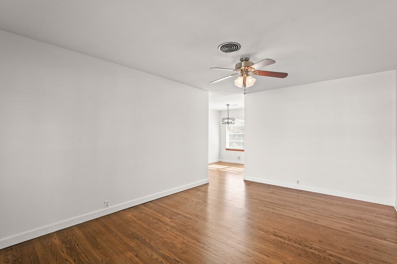 1207 Stonecrest Dr #1 - Photo 4 of 35