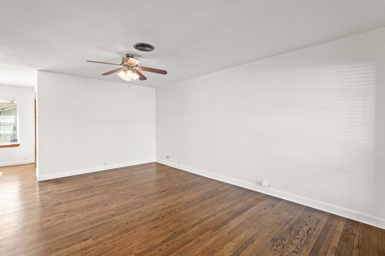 1207 Stonecrest Dr #1 - Photo 5 of 35