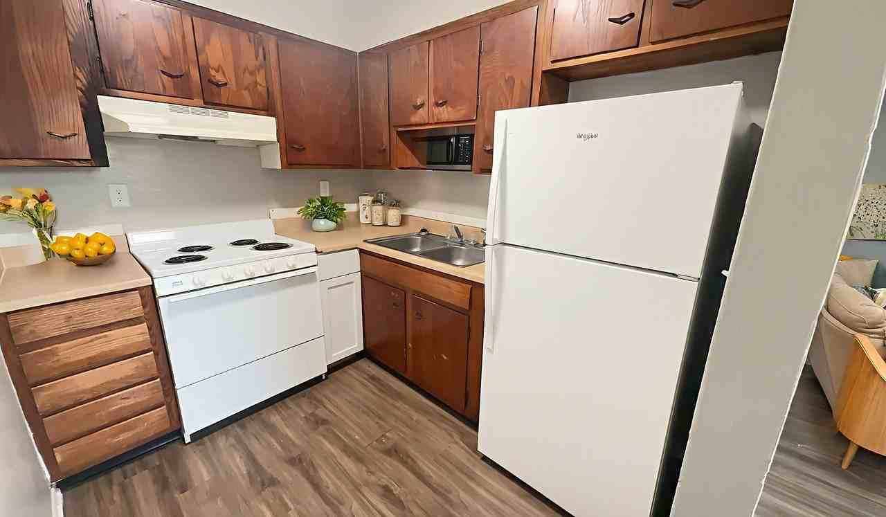 720 W Centennial Ave - Photo 3 of 6