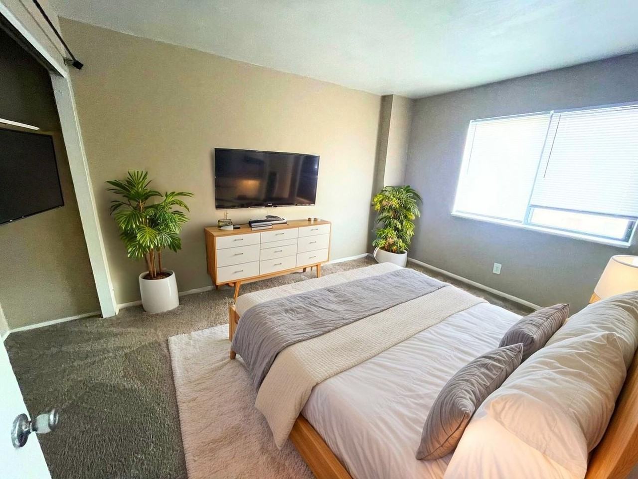 720 W Centennial Ave - Photo 4 of 6