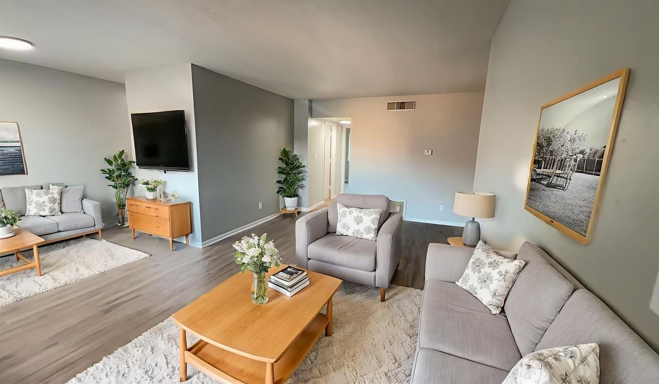 720 W Centennial Ave - Photo 2 of 6