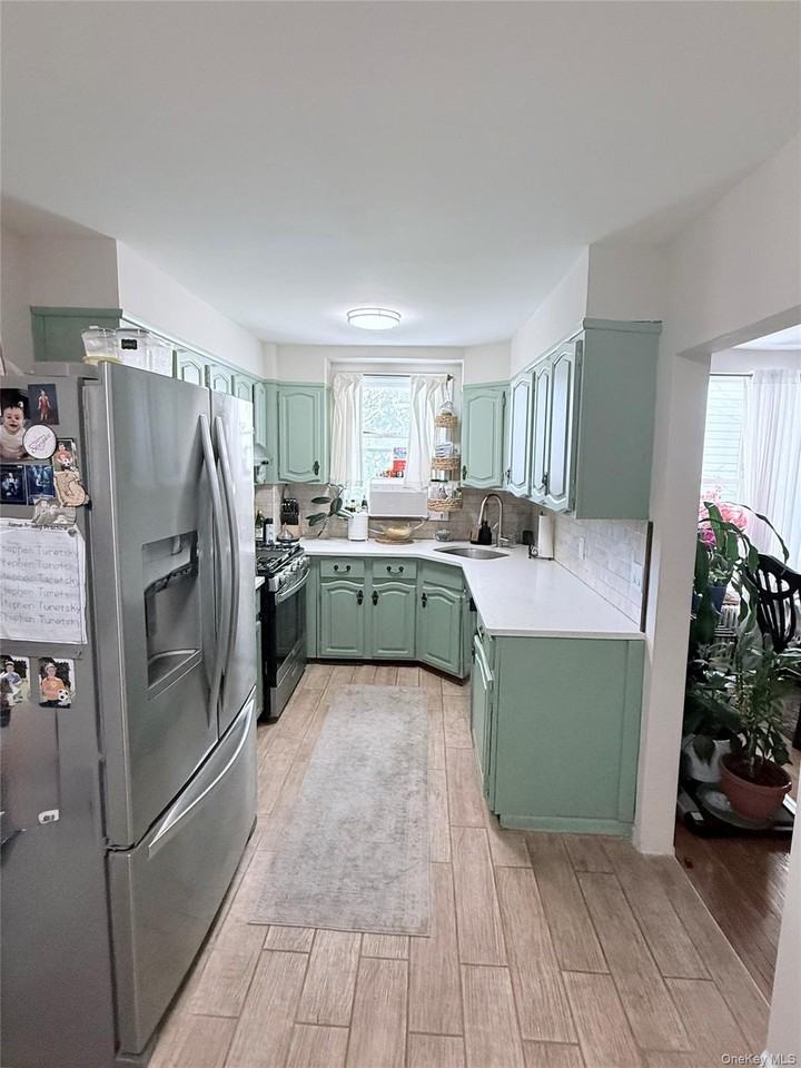 255 Quincy Ave - Photo 2 of 24