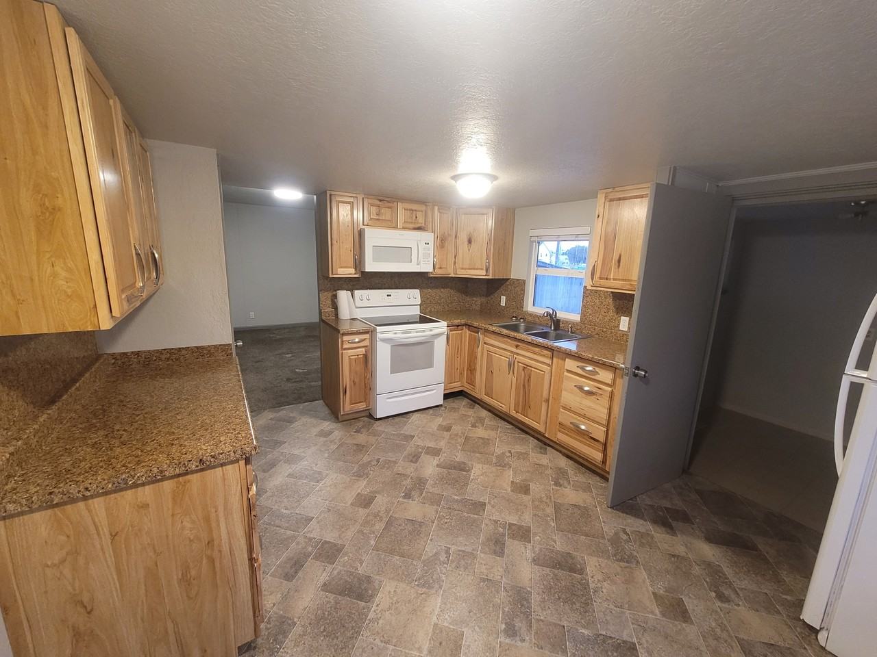 24524 S Oak St #24524 - Photo 2 of 5