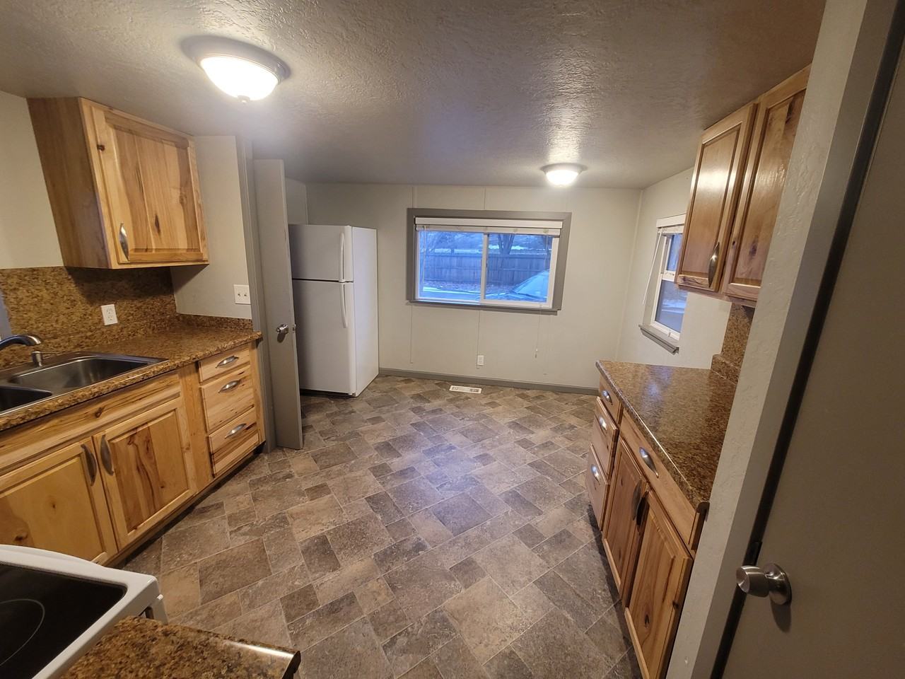 24524 S Oak St #24524 - Photo 3 of 5