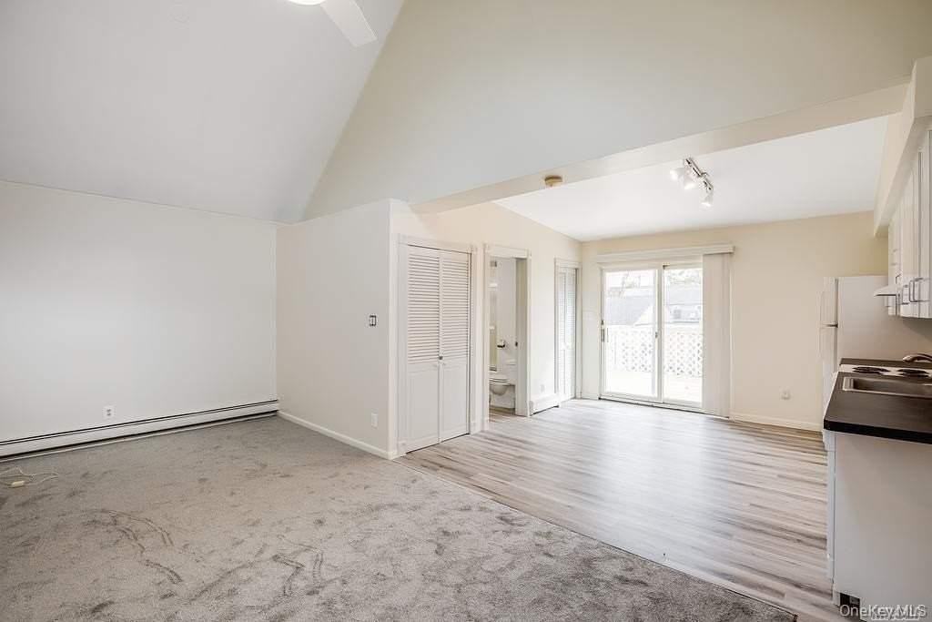 75 Maxwell Ave Apt B #B - Photo 5 of 15