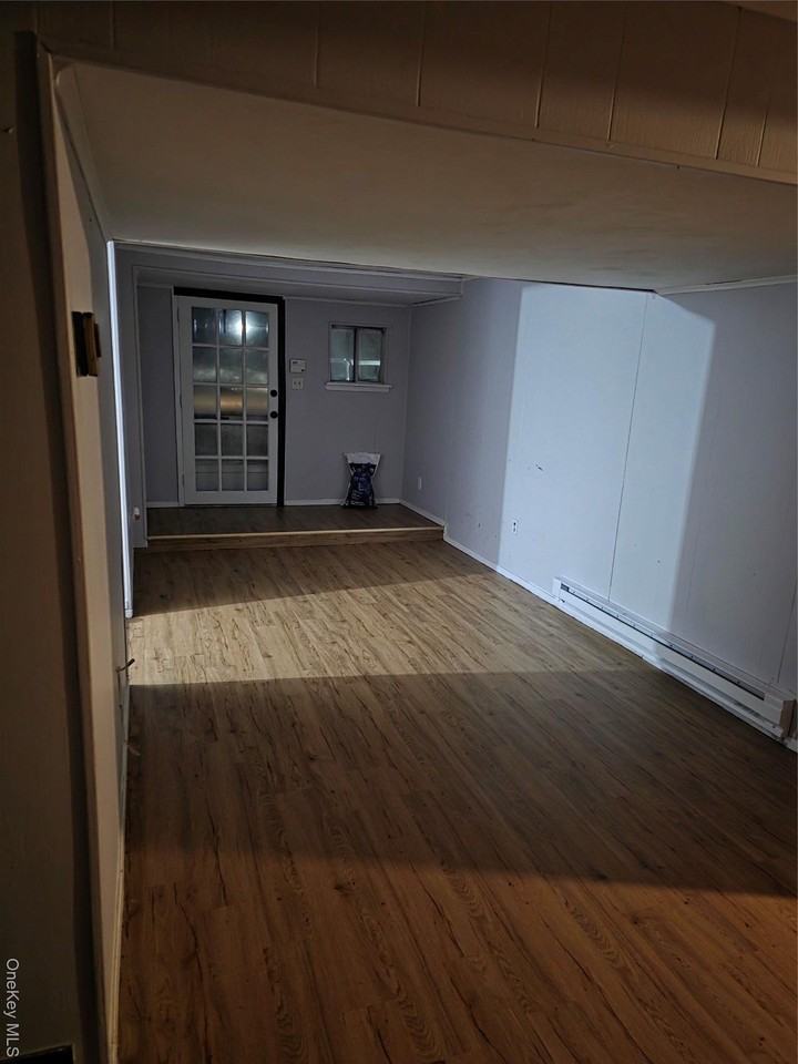 4 Lauren Ave - Photo 2 of 4