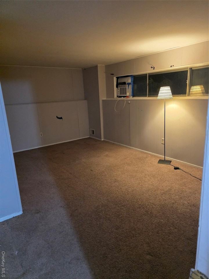 4 Lauren Ave - Photo 4 of 4