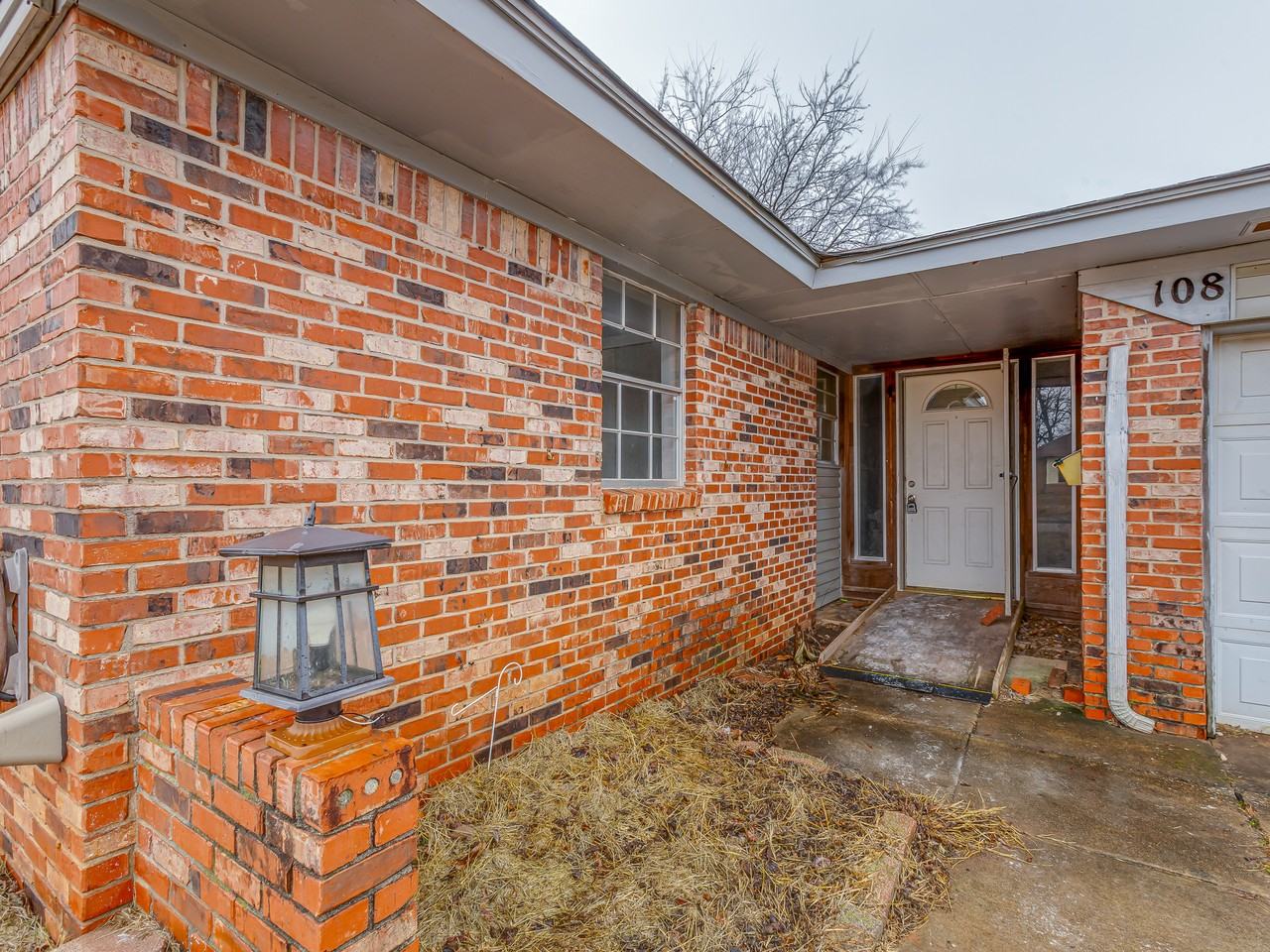 108 Meadowbrook Dr #1 - Photo 3 of 45