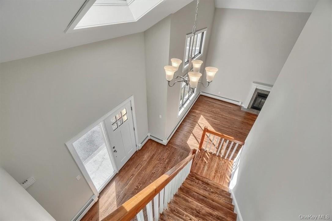 9 Oak Ave - Photo 4 of 27