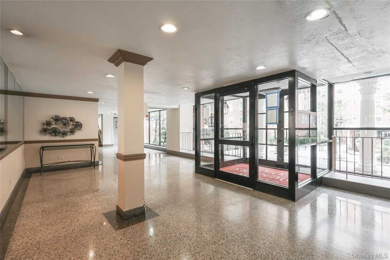 10525 64th Ave Apt 2g #2G - Photo 4 of 21