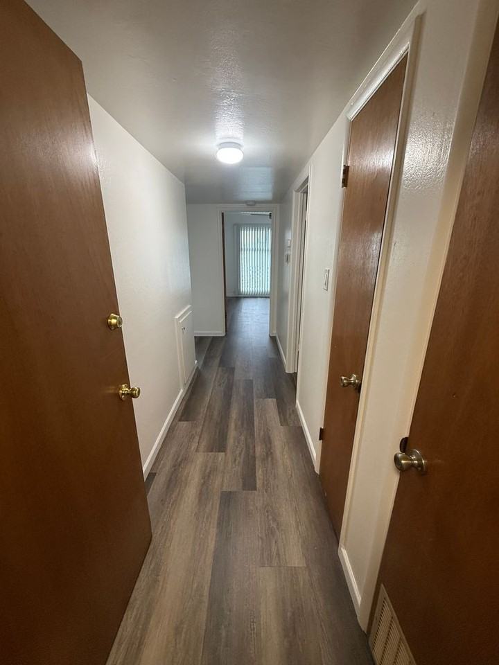 317 Hanover Apartments - Photo 2 of 17