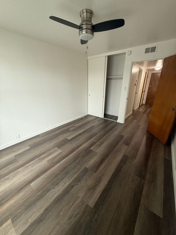 317 Hanover Apartments - Photo 5 of 17