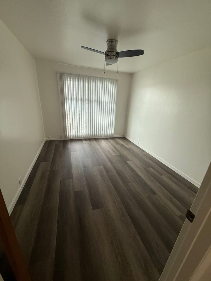 317 Hanover Apartments - Photo 6 of 17