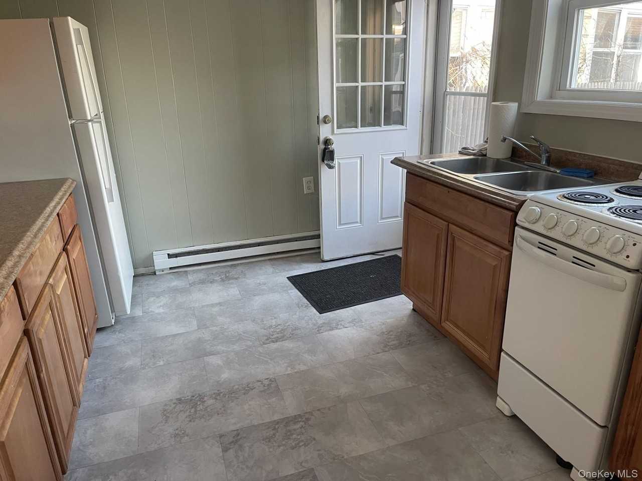 62 E 2nd St Unit B - Photo 3 of 8