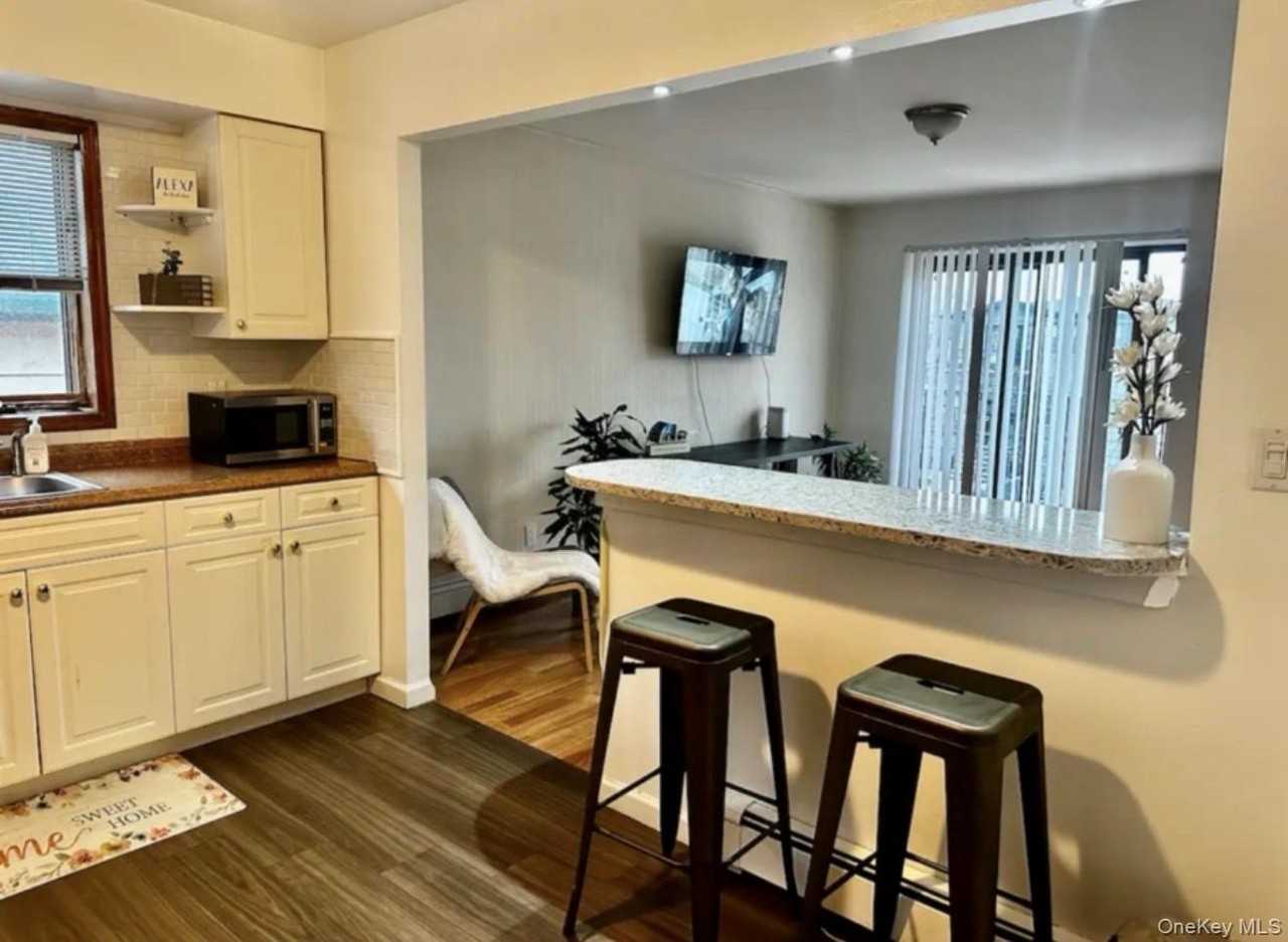 9212 25th Ave - Photo 5 of 9