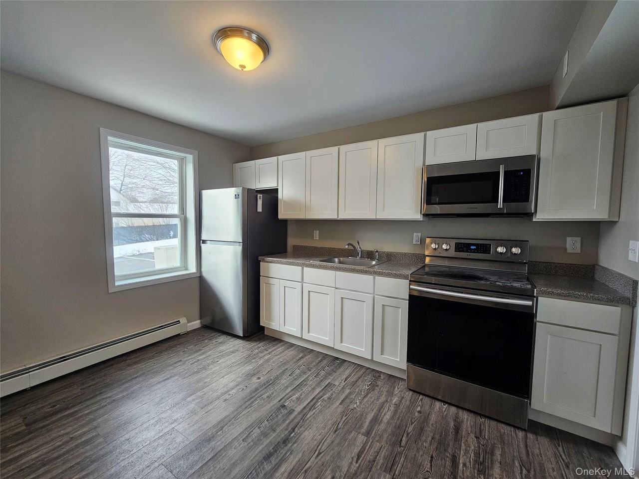 12 West St - Photo 5 of 12