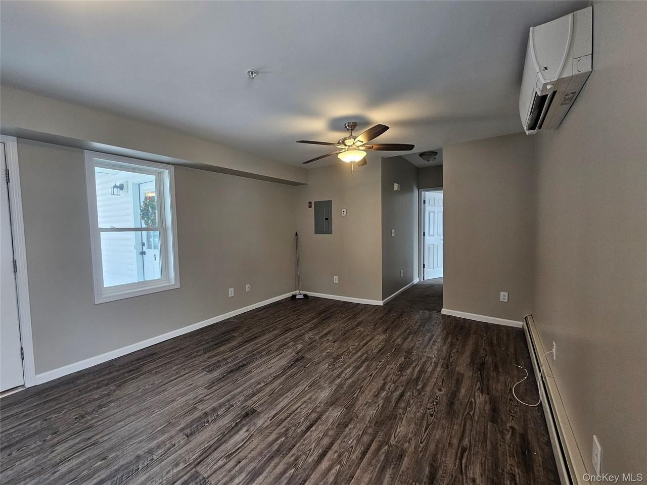 12 West St - Photo 6 of 12