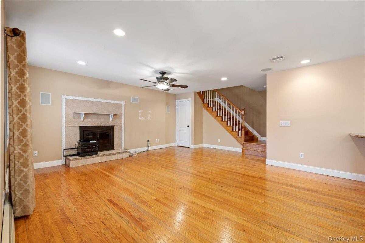 234 S Pershing Ave - Photo 3 of 36