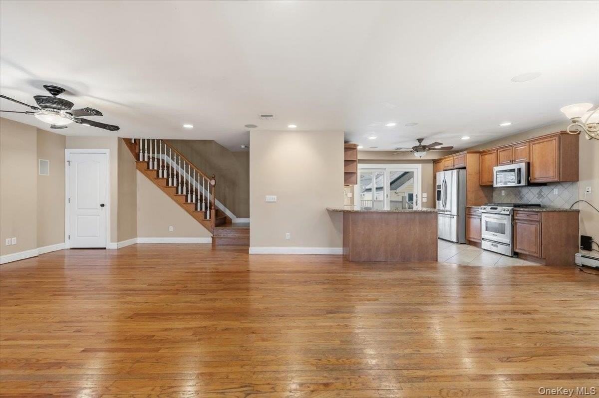 234 S Pershing Ave - Photo 4 of 36