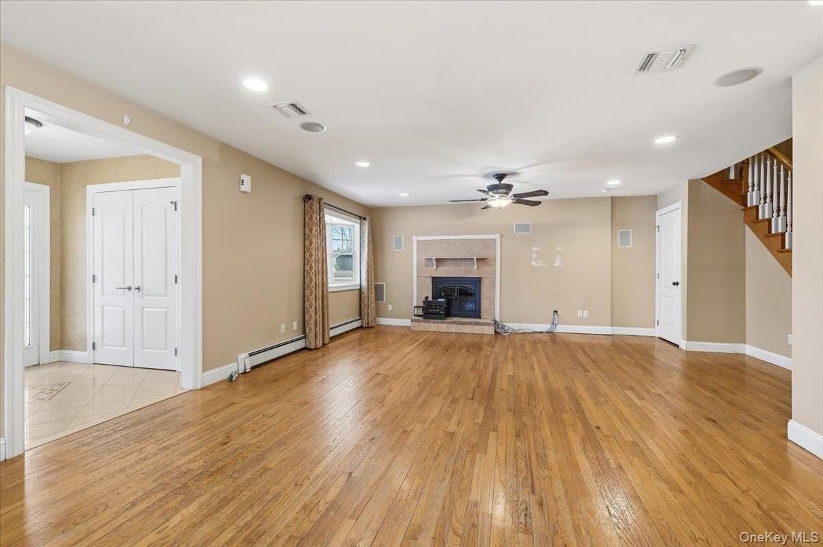 234 S Pershing Ave - Photo 5 of 36