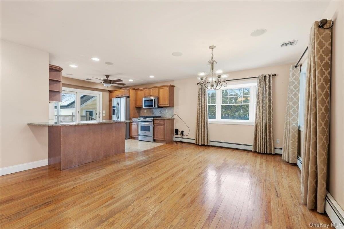 234 S Pershing Ave - Photo 6 of 36